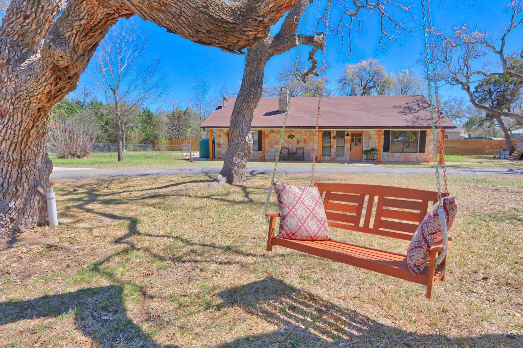Pancho And Lefty'S - Place Wimberley Bagian luar foto